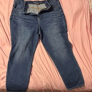 American Eagle Outfitters Women's Dark Blue Cropped Jeans